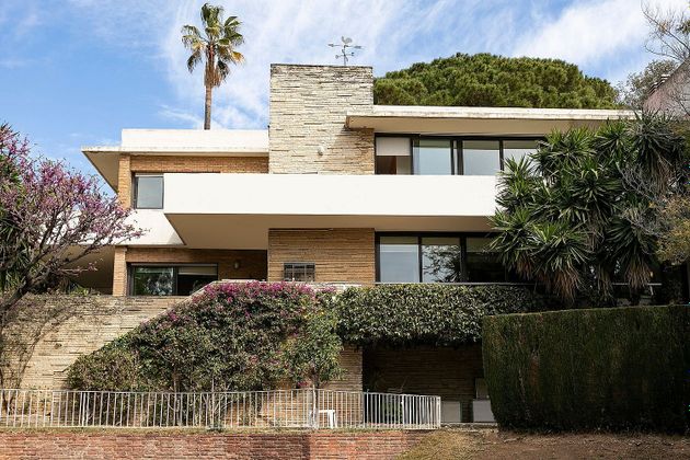 Foto 1 de Casa en venda a avenida De la Mestra Dolors Barceló de 10 habitacions amb terrassa i piscina