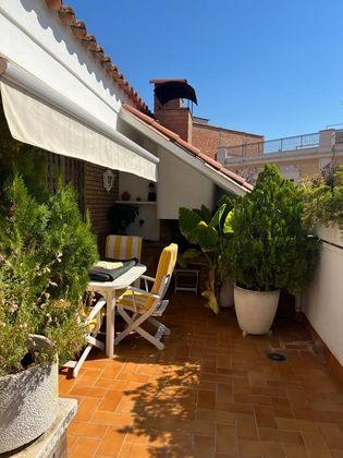 Foto 2 de Àtic en venda a calle Juli Garreta de 4 habitacions amb terrassa i garatge