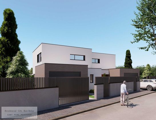 Foto 2 de Casa en venda a calle Nemesi Solà de 4 habitacions amb terrassa i piscina
