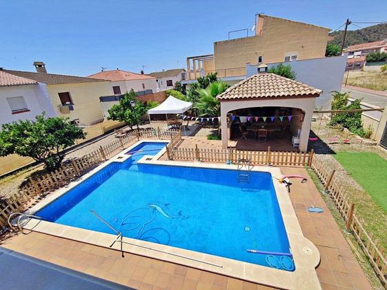 Foto 1 de Xalet en venda a calle Roma de 4 habitacions amb terrassa i piscina