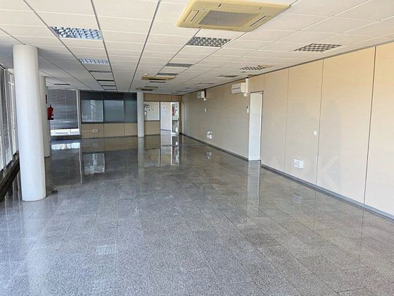 Foto 2 de Alquiler de oficina en calle Mestre Ramon Farrés con aire acondicionado