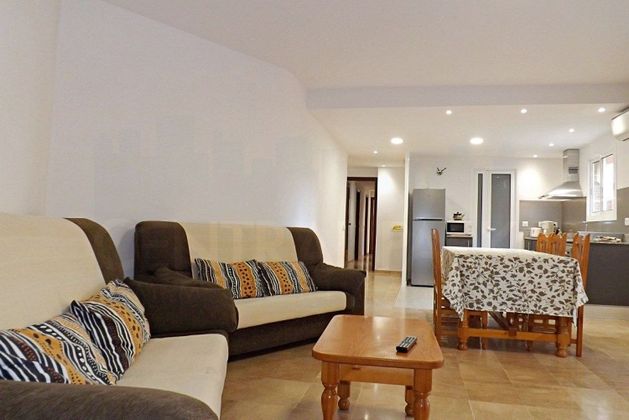 Foto 1 de Alquiler de piso en calle Sant Antoni Maria Claret de 3 habitaciones con muebles y aire acondicionado