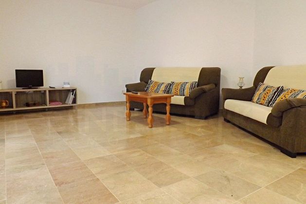 Foto 2 de Pis en lloguer a calle Sant Antoni Maria Claret de 3 habitacions amb mobles i aire acondicionat