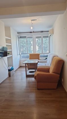 Foto 2 de Pis en lloguer a Nervión de 3 habitacions amb garatge i mobles