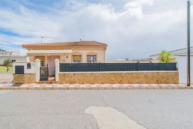 Foto 2 de Xalet en venda a calle La Mancha de 3 habitacions amb terrassa i jardí
