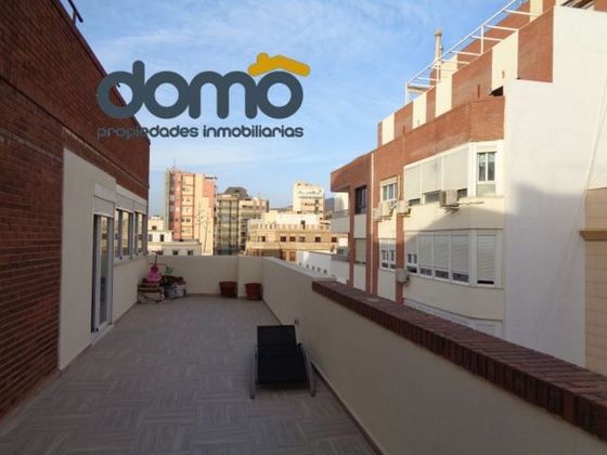 Foto 1 de Venta de ático en Centro - Almería de 3 habitaciones con terraza y aire acondicionado