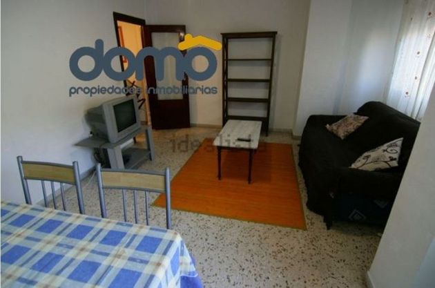 Foto 1 de Piso en venta en Barrio Alto - San Félix - Oliveros - Altamira de 3 habitaciones con muebles y balcón