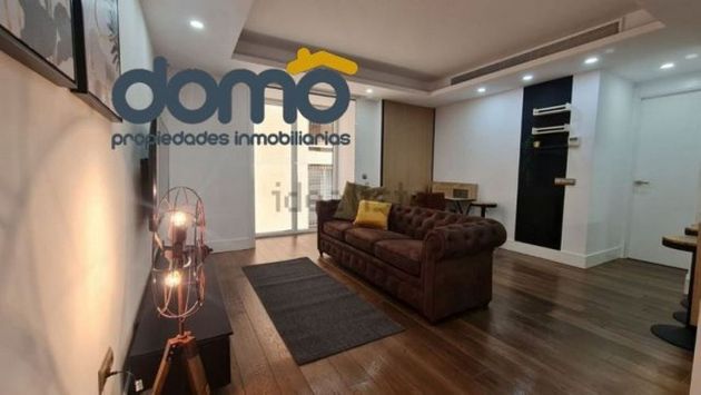 Foto 2 de Alquiler de piso en Centro - Almería de 1 habitación con muebles y aire acondicionado