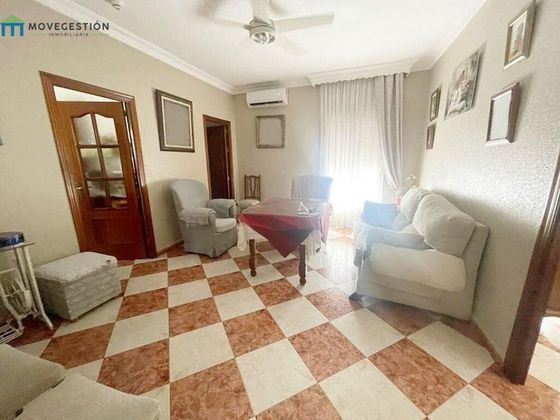 Foto 2 de Venta de piso en Ubrique de 5 habitaciones con terraza y aire acondicionado