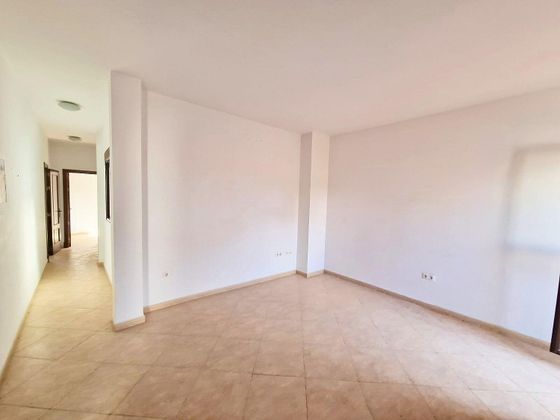 Foto 2 de Venta de piso en Prado del Rey de 2 habitaciones con terraza