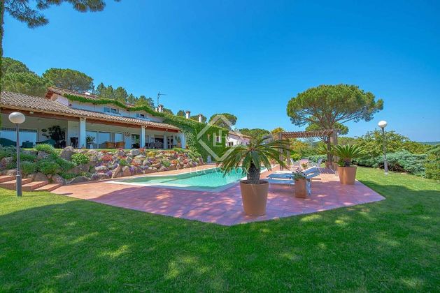 Foto 2 de Chalet en venta en Golf Costa Brava - Bufaganyes de 6 habitaciones con terraza y piscina