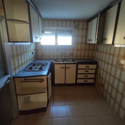 Foto 1 de Piso en venta en Congost - Santa Caterina de 3 habitaciones con balcón y calefacción