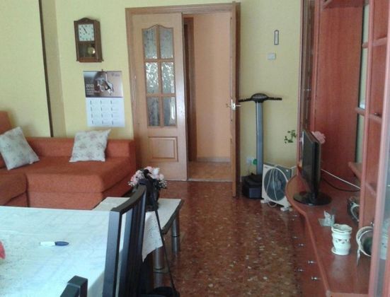 Foto 1 de Piso en venta en Valldaura - Ctra. de Cardona de 4 habitaciones con balcón y calefacción