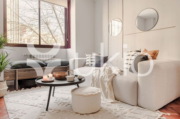 Foto 2 de Piso en alquiler en Trafalgar de 2 habitaciones con muebles y aire acondicionado