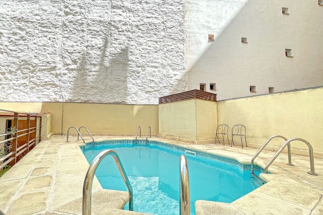 Foto 2 de Alquiler de piso en Palacio de 1 habitación con terraza y piscina