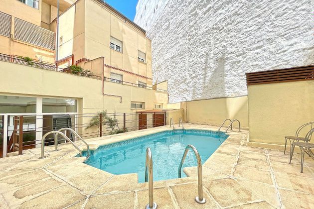 Foto 1 de Alquiler de piso en Palacio de 1 habitación con terraza y piscina