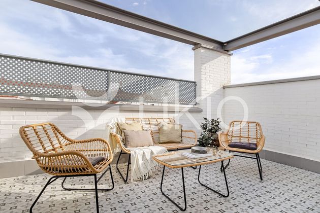 Foto 2 de Àtic en lloguer a Pradolongo de 2 habitacions amb terrassa i mobles