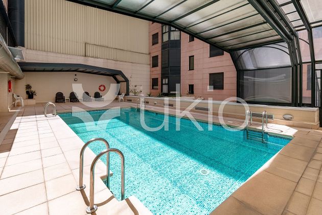 Foto 1 de Alquiler de piso en Argüelles de 2 habitaciones con piscina y muebles