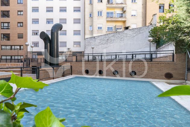 Foto 2 de Pis en lloguer a Nuevos Ministerios - Ríos Rosas de 1 habitació amb piscina i jardí