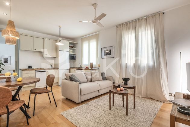 Foto 2 de Piso en alquiler en Numancia de 1 habitación con muebles y aire acondicionado