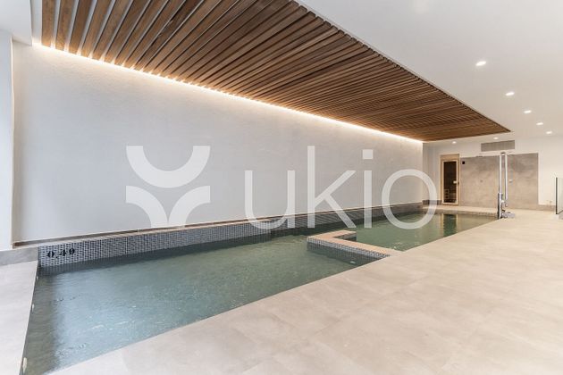 Foto 1 de Alquiler de piso en Almagro de 2 habitaciones con piscina y muebles