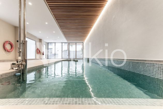 Foto 2 de Alquiler de piso en Almagro de 2 habitaciones con piscina y muebles