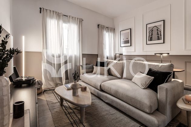 Foto 1 de Piso en alquiler en Nuevos Ministerios - Ríos Rosas de 2 habitaciones con muebles y aire acondicionado