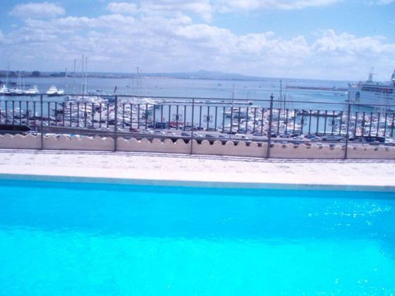 Foto 2 de Pis en lloguer a calle Joan Miro de 4 habitacions amb terrassa i piscina