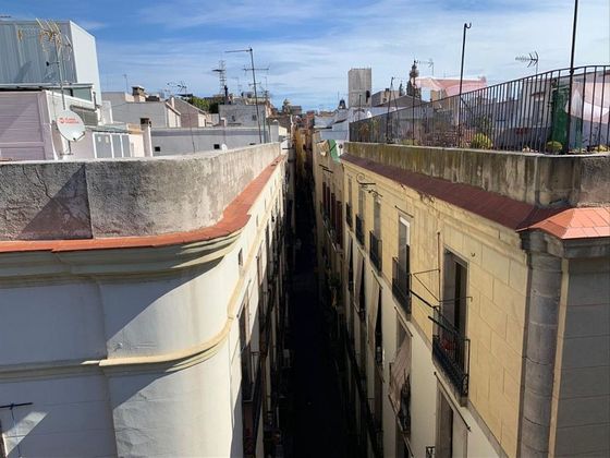 Foto 1 de Pis en venda a La Barceloneta de 3 habitacions amb balcó