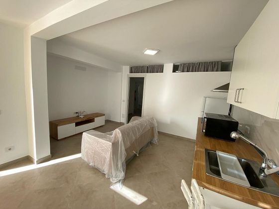 Foto 2 de Alquiler de piso en calle La Gomera de 1 habitación con terraza y muebles