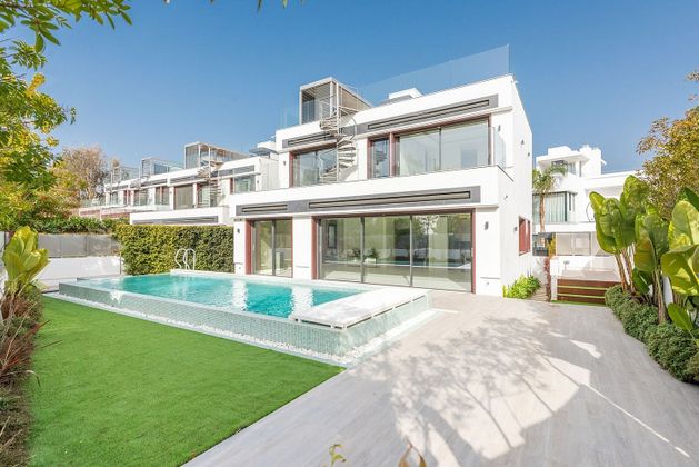 Foto 1 de Xalet en venda a Lomas de Marbella Club - Puente Romano de 3 habitacions amb terrassa i piscina