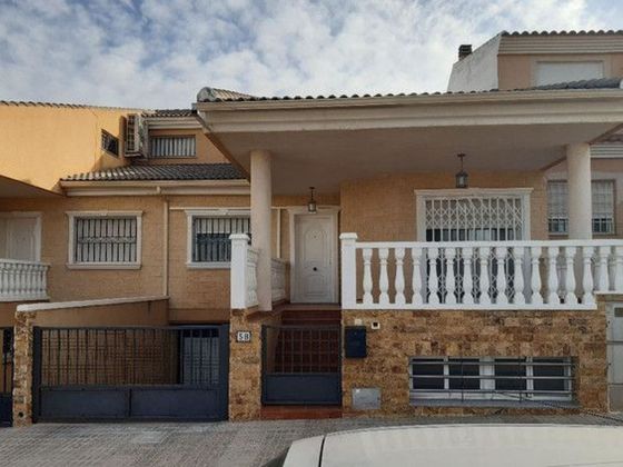 Foto 1 de Casa en venda a calle Antonio Pascual de 4 habitacions amb terrassa i aire acondicionat