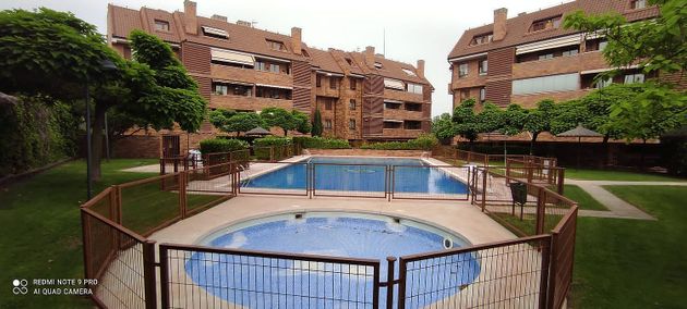 Foto 1 de Pis en lloguer a Zona Norte de 2 habitacions amb terrassa i piscina