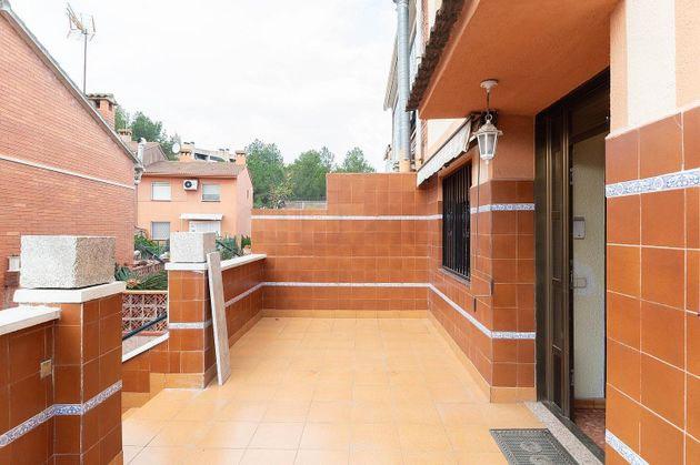 Foto 1 de Casa en venta en calle Pintor Joan Miró de 5 habitaciones con terraza y balcón