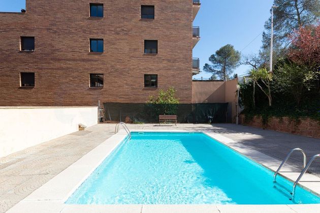 Foto 2 de Pis en venda a Sant Andreu de la Barca de 3 habitacions amb terrassa i piscina
