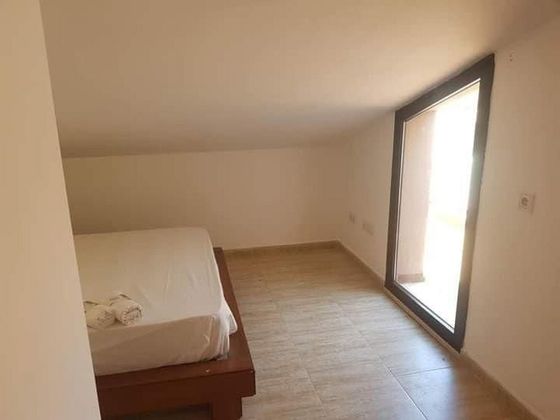 Foto 2 de Dúplex en venta en Mas Baell - Can Carbó - El Molí de 2 habitaciones con terraza y balcón
