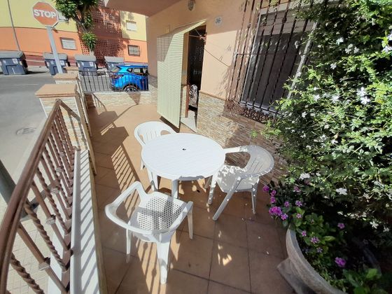 Foto 1 de Casa en venda a calle Tulipán de 4 habitacions amb terrassa i balcó