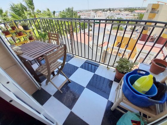 Foto 2 de Piso en venta en calle Virgen del Perpetuo Socorro de 3 habitaciones con terraza y balcón