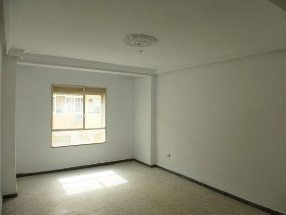 Foto 1 de Pis en venda a Lucena de 3 habitacions i 92 m²