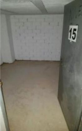 Foto 2 de Venta de trastero en Malpica de Bergantiños de 5 m²