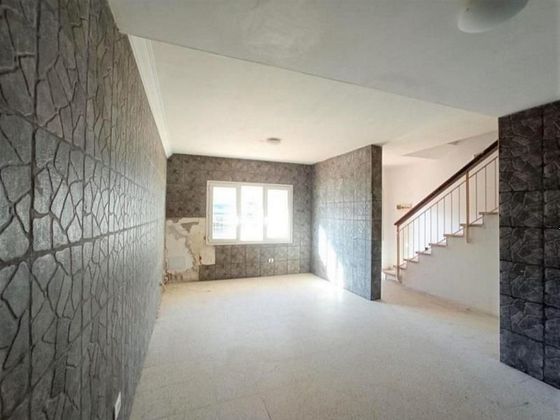 Foto 2 de Casa adossada en venda a Cono Sur de 4 habitacions i 102 m²