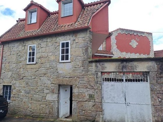 Foto 2 de Casa adossada en venda a calle Aldea Bueixos de 5 habitacions i 403 m²