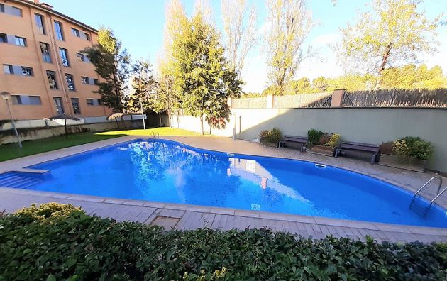 Foto 2 de Pis en venda a Coll Favà - Can Magí de 3 habitacions amb terrassa i piscina