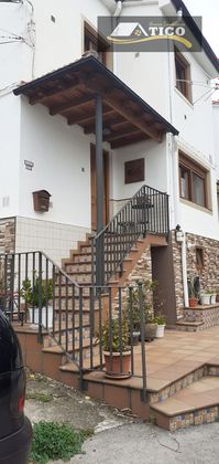 Foto 2 de Casa en venta en barrio Mioño de 3 habitaciones con terraza y jardín