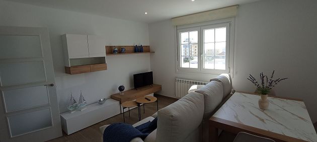 Foto 2 de Alquiler de piso en Burela de 2 habitaciones con terraza y muebles