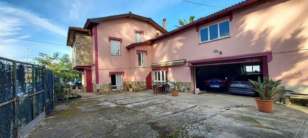 Foto 1 de Casa en venda a Marina de Cudeyo de 5 habitacions amb garatge i jardí