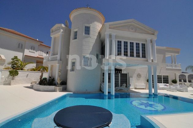 Foto 2 de Xalet en venda a Costa Adeje de 7 habitacions amb terrassa i piscina