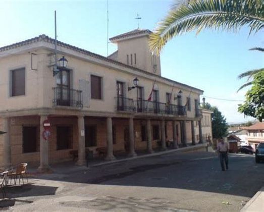 Foto 2 de Piso en venta en Torre de Esteban Hambrán (La) de 3 habitaciones con terraza y aire acondicionado