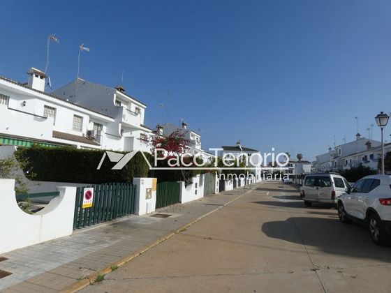 Foto 1 de Casa adossada en venda a calle Traíña de 5 habitacions amb terrassa i balcó