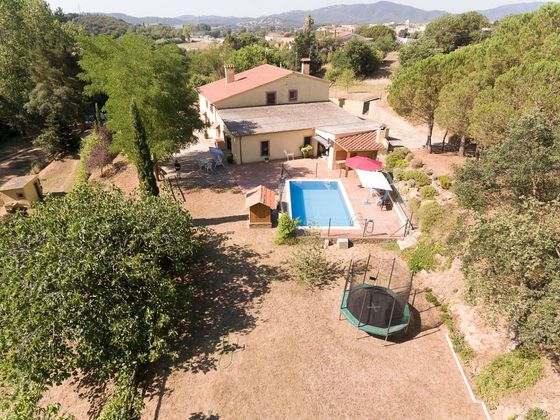 Foto 1 de Casa rural en venda a Tordera de 8 habitacions amb terrassa i piscina